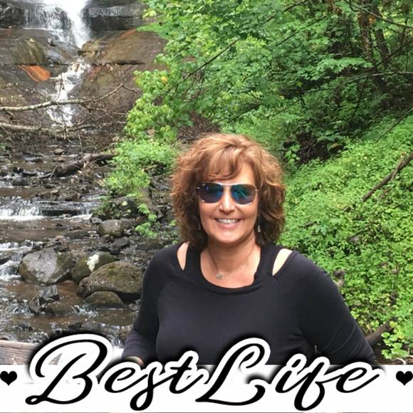 Meet your Posher, Stacey - Picture 1 of 1